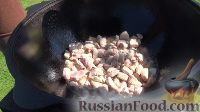 Фото приготовления рецепта: Солянка с мясом и капустой (в казане) - шаг №4