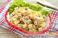Фото приготовления рецепта: Хрустящий салат с ананасами и курицей - шаг №10