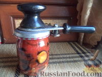 Фото приготовления рецепта: Жареные баклажаны в томате - шаг №10