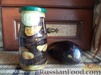 Фото к рецепту: Салат из баклажанов с луком
