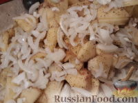 Фото приготовления рецепта: Картофель, запеченный с луком и грибами - шаг №6