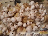 Фото приготовления рецепта: Картофель, запеченный с луком и грибами - шаг №8