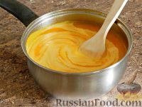 Фото приготовления рецепта: Суп-пюре из тыквы, с беконом и орехами - шаг №10