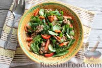 Фото приготовления рецепта: Салат со шпинатом и тунцом - шаг №8