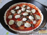 Фото приготовления рецепта: Пицца на лаваше - шаг №4