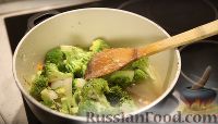 Фото приготовления рецепта: Крем-суп из брокколи - шаг №7