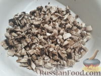 Фото приготовления рецепта: Картофельная запеканка с грибами (в мультиварке) - шаг №3