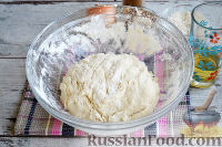 Фото приготовления рецепта: Пирожки с рисом и сушеными грибами - шаг №4