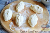 Фото приготовления рецепта: Пирожки с рисом и сушеными грибами - шаг №12