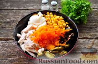Фото приготовления рецепта: Салат из курицы и грибов - шаг №9