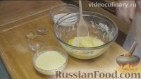 Фото приготовления рецепта: Лимонные кексы с лимонной карамелью - шаг №3