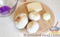 Фото приготовления рецепта: Запечёный картофель и грибной сливочный соус - шаг №4