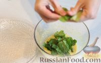 Фото приготовления рецепта: Классический салат "Цезарь" и соус "Цезарь" - шаг №7