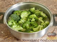 Фото приготовления рецепта: Крем-суп из брокколи и шпината - шаг №9