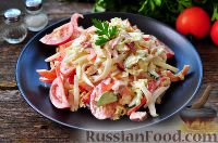 Фото приготовления рецепта: Салат с копченой курицей, яблоками и овощами - шаг №10