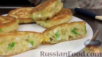 Фото приготовления рецепта: Закусочные оладьи с зеленым луком и яйцом - шаг №11
