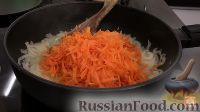 Фото приготовления рецепта: Печеночные трубочки с яйцами и морковью - шаг №13