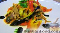 Фото приготовления рецепта: Теплый салат с баклажанами и мясом - шаг №10