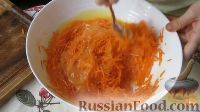 Фото приготовления рецепта: Морковный торт со сметанным кремом - шаг №3