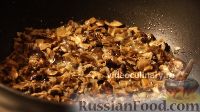 Фото приготовления рецепта: Ризотто с грибами - шаг №7
