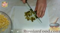 Фото приготовления рецепта: "Шустрый" салат с сухариками - шаг №6