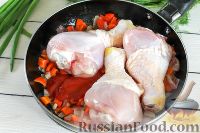 Фото приготовления рецепта: Паэлья с курицей и горошком - шаг №6
