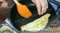 Фото приготовления рецепта: Яичный ролл (на завтрак) - шаг №2
