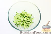 Фото приготовления рецепта: Корейский салат с курицей и овощами - шаг №4