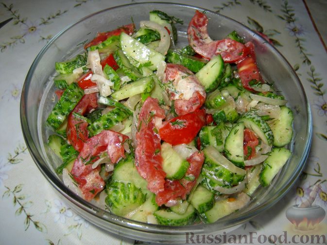 10 аппетитных салатов из огурцов и помидоров