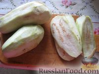 Фото приготовления рецепта: Рулетики из баклажанов с помидорами - шаг №2