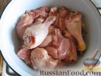 Фото приготовления рецепта: Курица с айвой - шаг №2