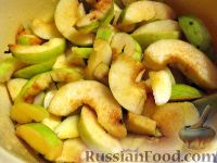 Фото приготовления рецепта: Варенье из айвы с орехами и лимоном - шаг №2