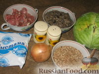 Фото приготовления рецепта: Голубцы с гречкой, грибами и мясным соусом - шаг №1