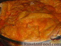 Фото приготовления рецепта: Икра из тыквы с помидорами и чесноком - шаг №4
