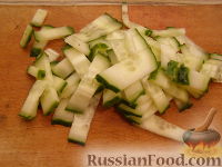 Фото приготовления рецепта: Салат с говядиной "Охотничий" - шаг №2