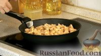 Фото приготовления рецепта: Курица "Амананан" (в ананасовом маринаде, с луком, аджикой и сливками) - шаг №5