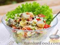 Фото к рецепту: Селёдочный салат с сырной заправкой