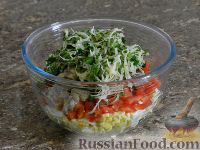 Фото приготовления рецепта: Селёдочный салат с сырной заправкой - шаг №14