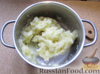 Фото приготовления рецепта: Картофельные крокеты с сыром - шаг №3
