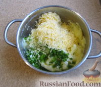 Фото приготовления рецепта: Картофельные крокеты с сыром - шаг №7