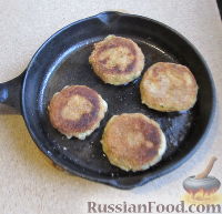 Фото приготовления рецепта: Картофельные крокеты с сыром - шаг №13