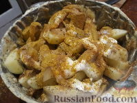Фото приготовления рецепта: Курица с картофелем (в мультиварке) - шаг №6