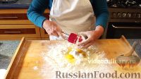 Фото приготовления рецепта: Салат с жареной курицей, овощами и яйцами - шаг №8