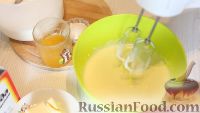 Фото приготовления рецепта: Торт "Медовик" со сметанным кремом - шаг №1