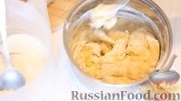 Фото приготовления рецепта: Торт "Медовик" со сметанным кремом - шаг №3