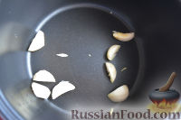 Фото приготовления рецепта: Скумбрия под чесночным соусом (в мультиварке) - шаг №3