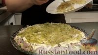 Фото приготовления рецепта: Слоеный салат "Лемберг" с грибами и мясом - шаг №15