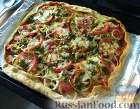Фото к рецепту: Пицца с сосисками, грибами и овощами