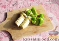 Фото приготовления рецепта: Зимний смузи из яблока, банана и киви - шаг №2