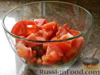 Фото приготовления рецепта: Испанский салат с ветчиной и сыром - шаг №8